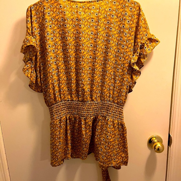 Max Studio Top - Picture 2 of 9